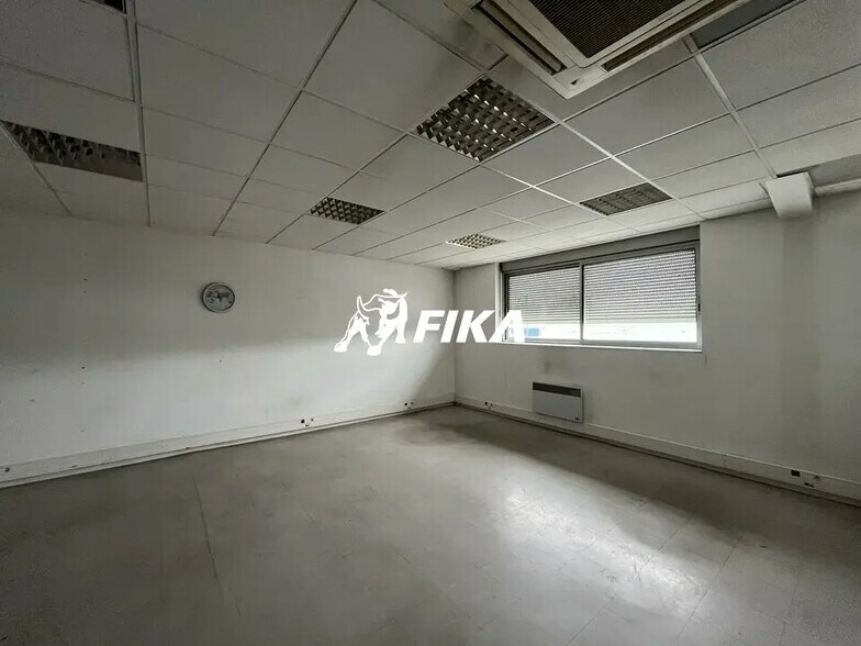 Local d’activités dans Saint-Alban à louer - Photo de l’immeuble – Image 3 sur 6