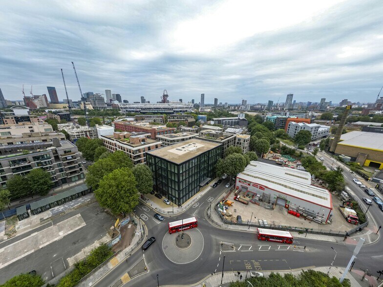 5 Dace Rd, Londres à vendre - Photo de l’immeuble – Image 2 sur 27