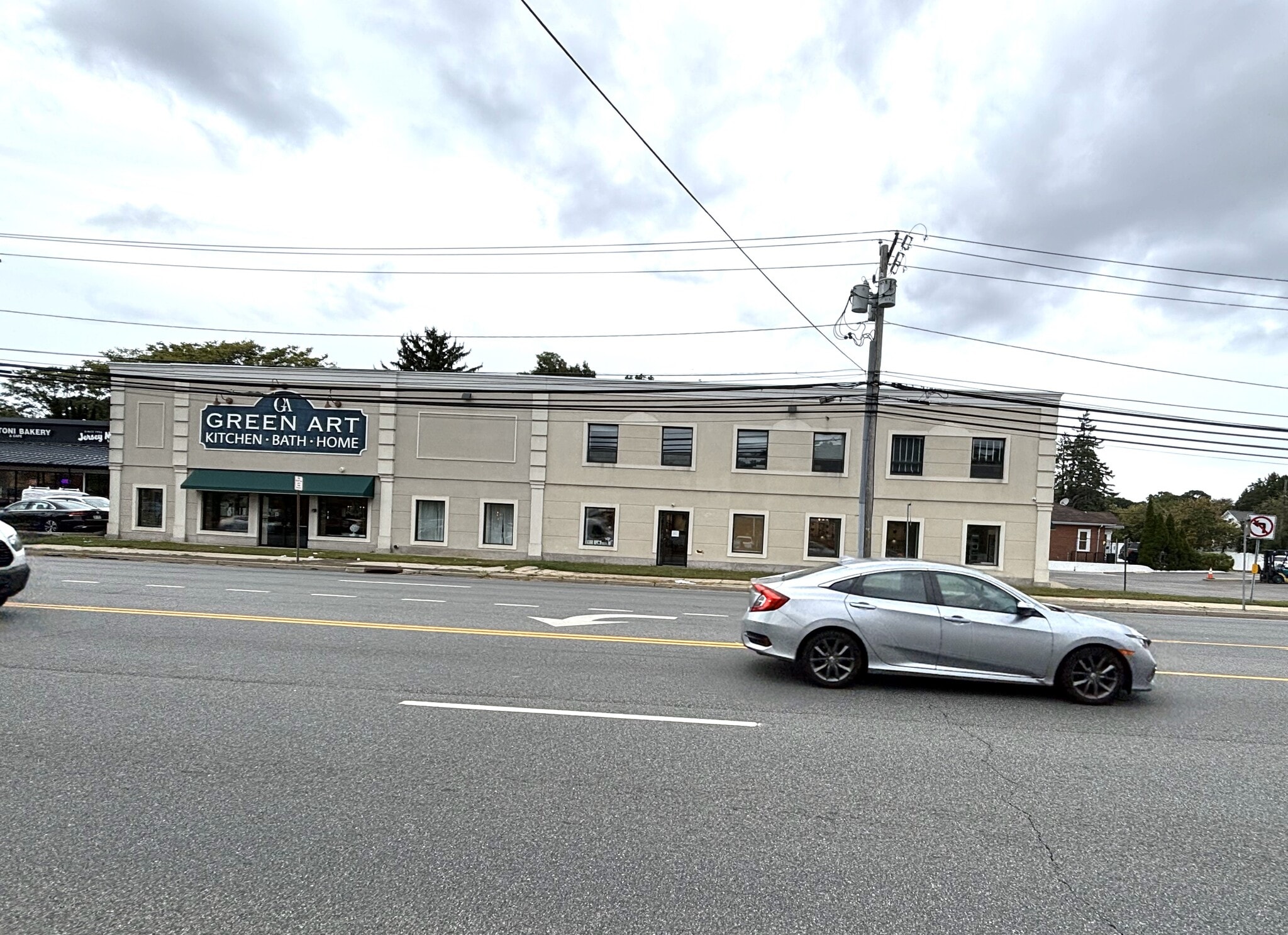 17 E Jericho Tpke, Huntington Station, NY à louer Photo intérieure– Image 1 sur 8
