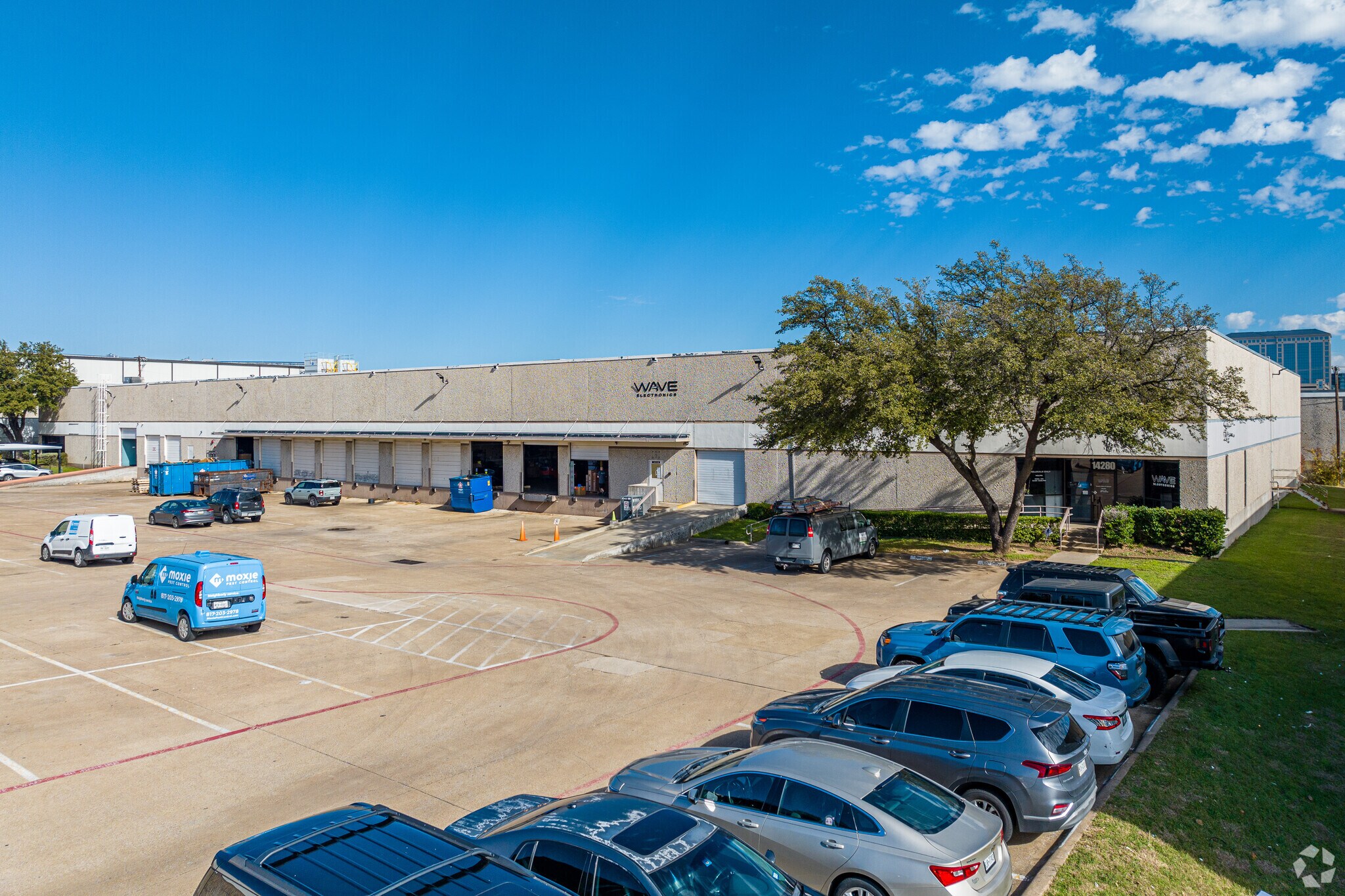 14282-14290 Gillis Rd, Farmers Branch, TX à louer Photo de l’immeuble– Image 1 sur 7