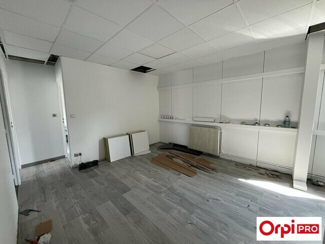 Plus de détails pour Bureau à louer