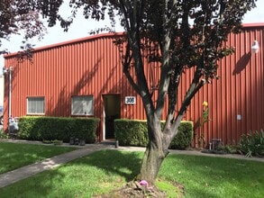 30-36 Mill St, Healdsburg, CA à louer Photo intérieure– Image 1 sur 7