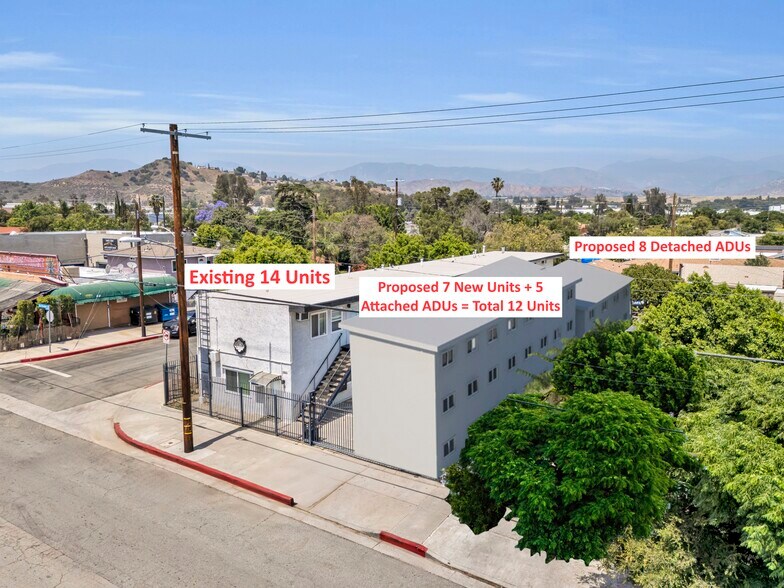 10028 San Fernando Rd, Pacoima, CA à vendre - Photo de l’immeuble – Image 2 sur 17