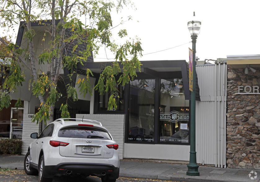 1325 Locust St, Walnut Creek, CA à louer - Photo principale – Image 1 sur 5