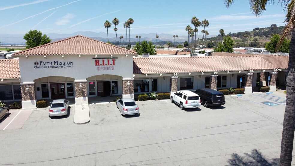 1365-1371 Del Norte Rd, Camarillo, CA à louer - Photo de l’immeuble – Image 2 sur 10