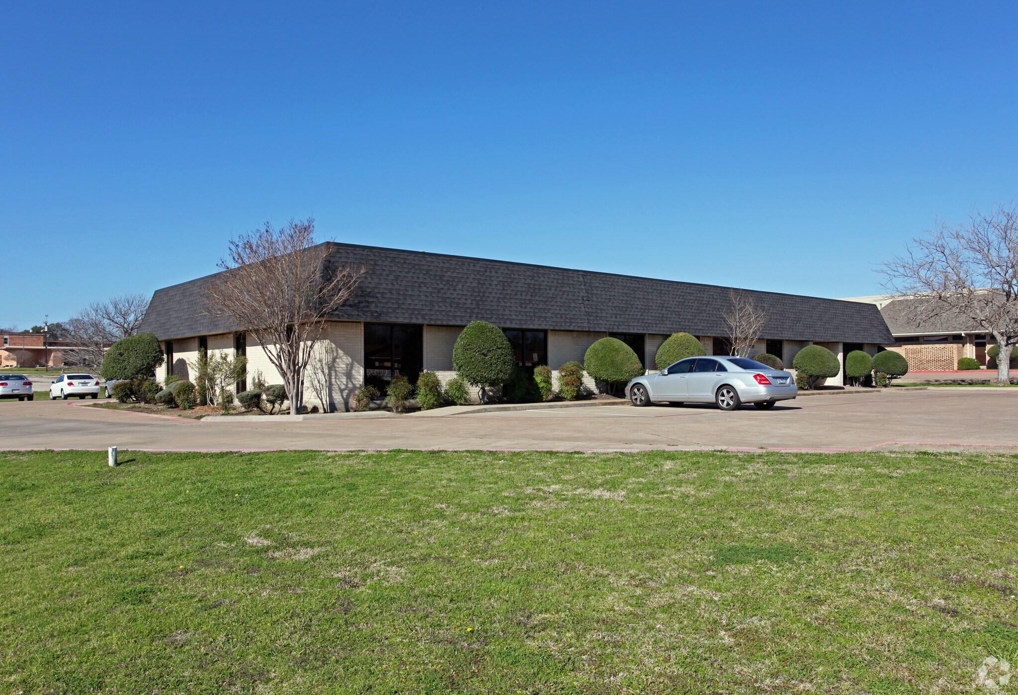 611 S Clay St, Ennis, TX à vendre Photo principale– Image 1 sur 4