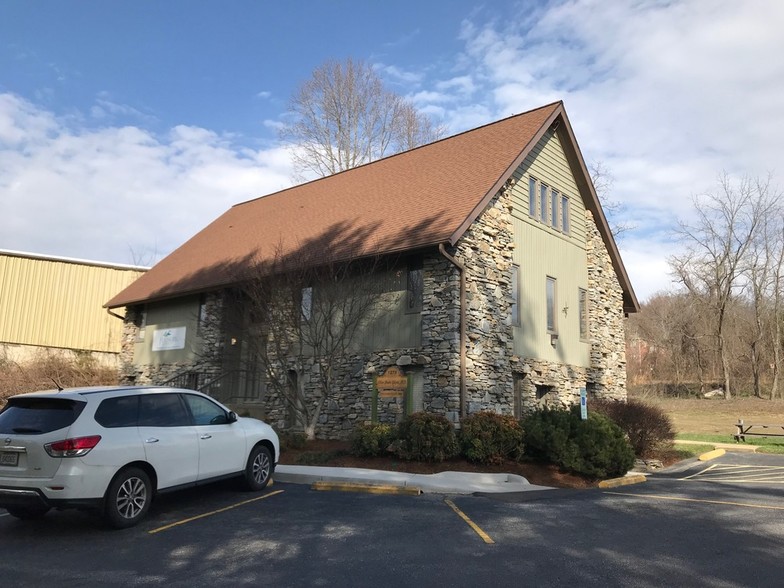 1278-1280 Hendersonville Rd, Asheville, NC à louer - Photo de l’immeuble – Image 1 sur 1