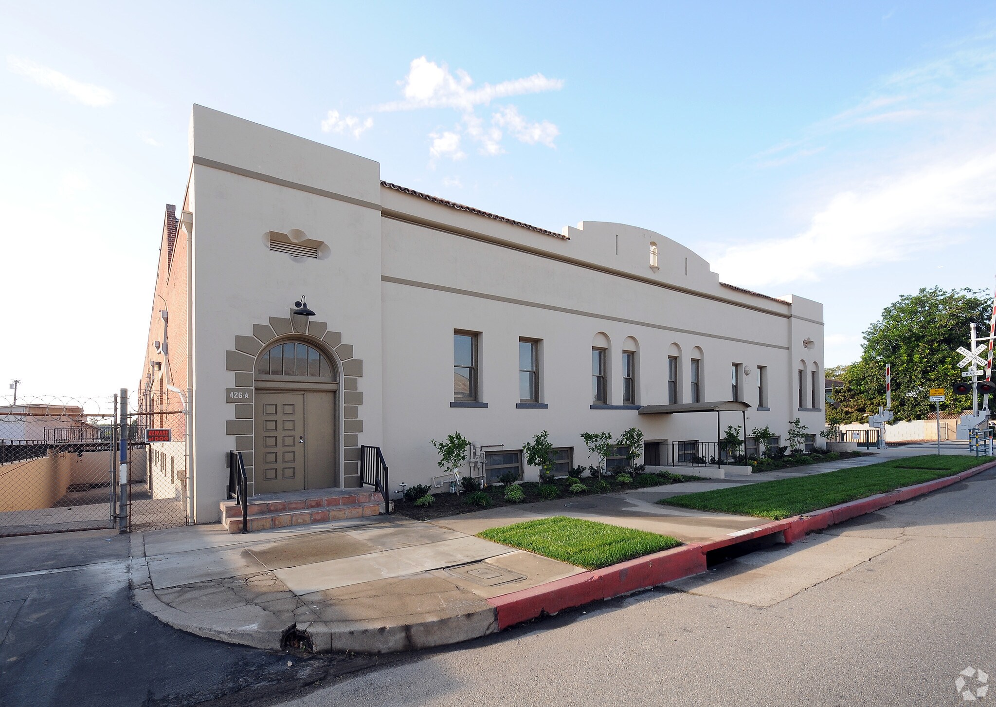 426 W Almond Ave, Orange, CA à louer Photo principale– Image 1 sur 17