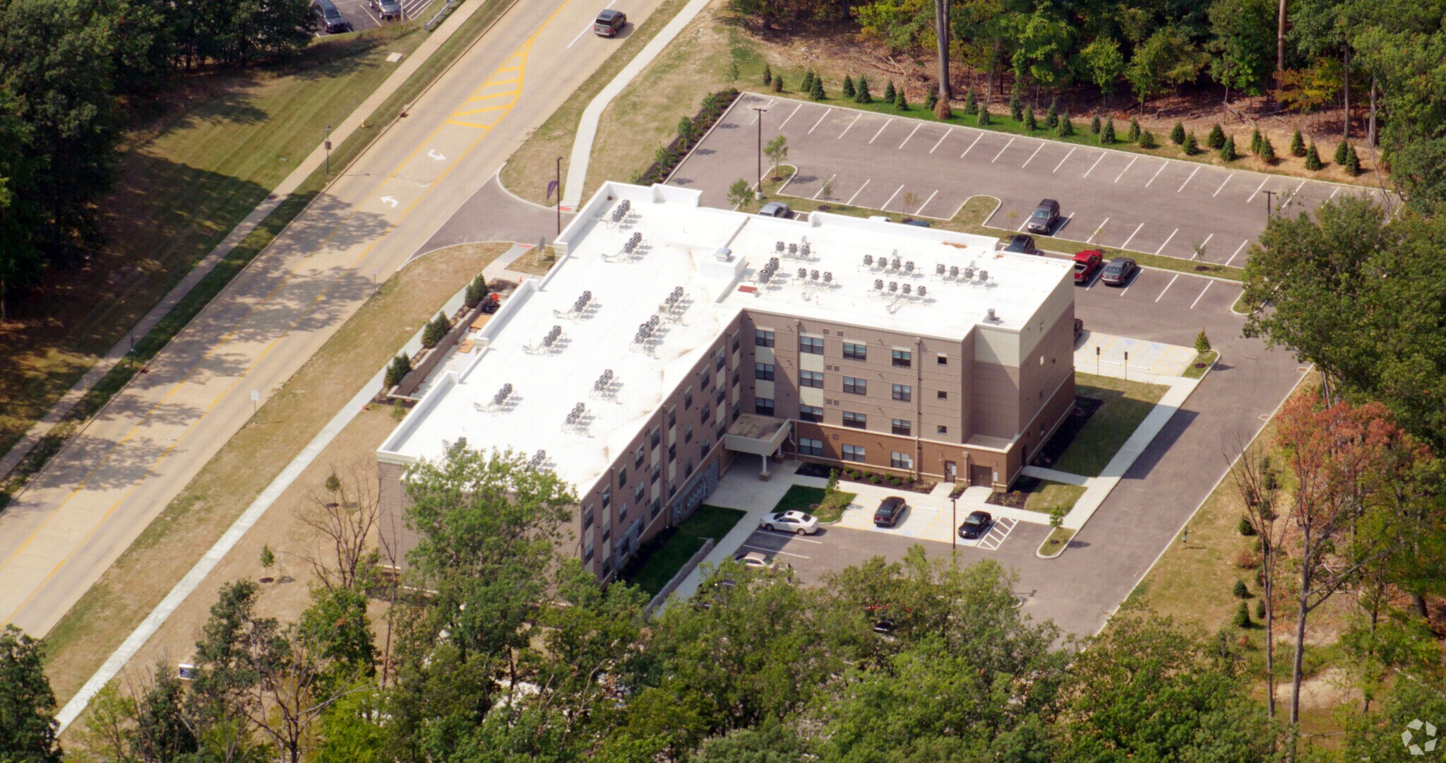 6500 Powers Blvd, Parma, OH à louer Photo principale– Image 1 sur 41