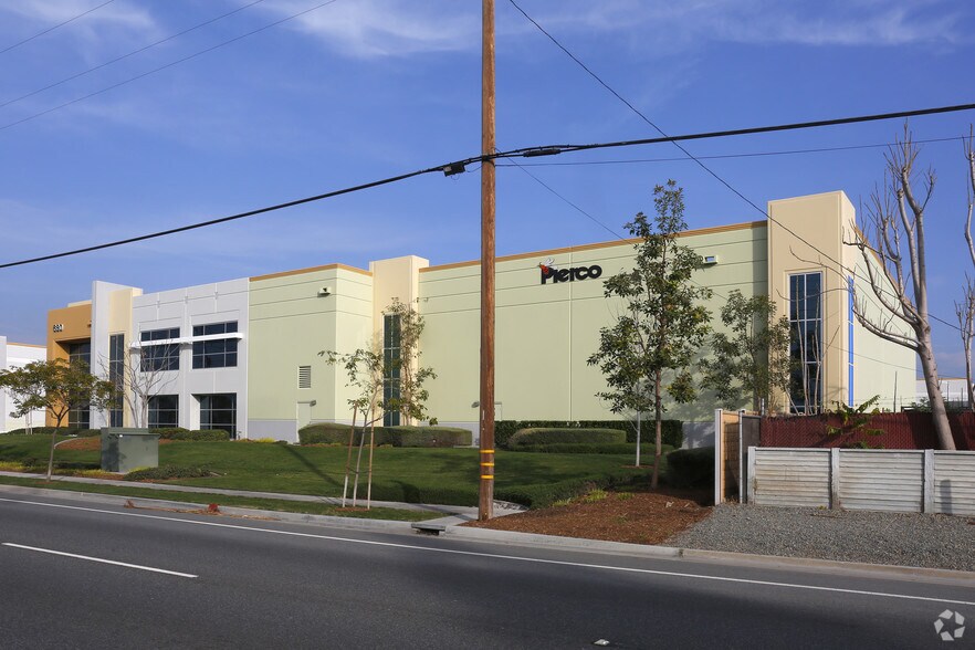 680 Main St, Riverside, CA à louer - Photo de l’immeuble – Image 3 sur 5