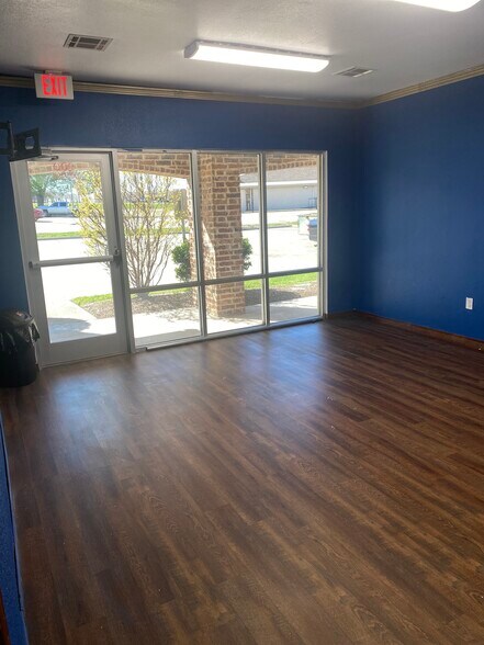 2601 Hilltop Dr, Sherman, TX à louer - Photo intérieure – Image 2 sur 12