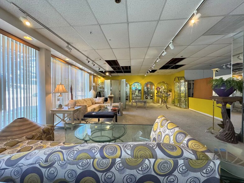 3449-3453 W Peterson Ave, Chicago, IL à vendre - Photo de l’immeuble – Image 3 sur 20