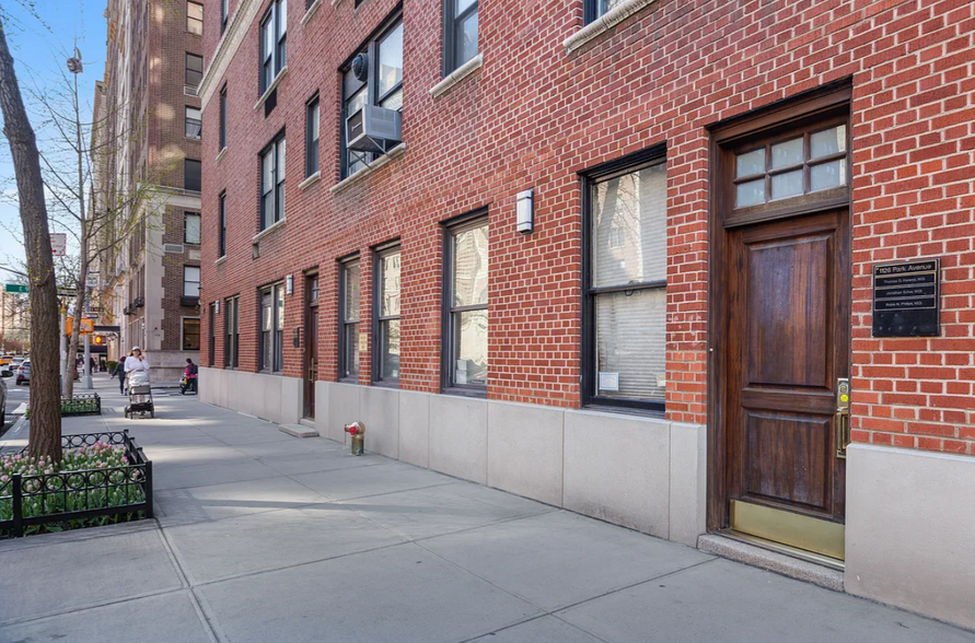 1126 Park Ave, New York, NY à vendre - Photo de l’immeuble – Image 3 sur 6
