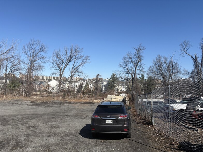 5600 Vine St, Alexandria, VA à louer - Photo de l’immeuble – Image 2 sur 3