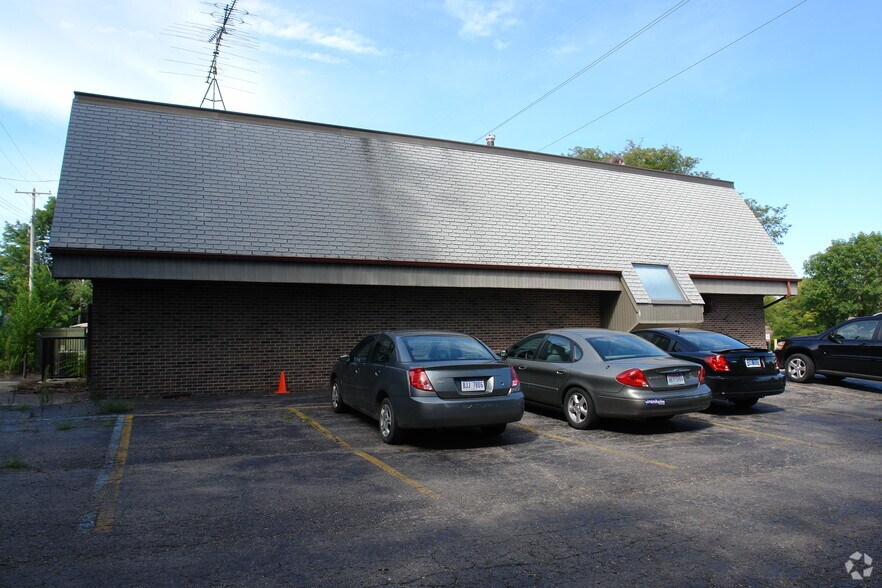 3230 S Pennsylvania Ave, Lansing, MI à vendre - Photo de l’immeuble – Image 2 sur 6