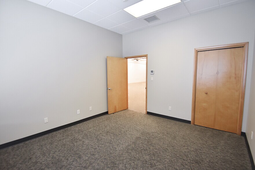3232 Union Rd, Cheektowaga, NY à louer - Photo intérieure – Image 3 sur 6