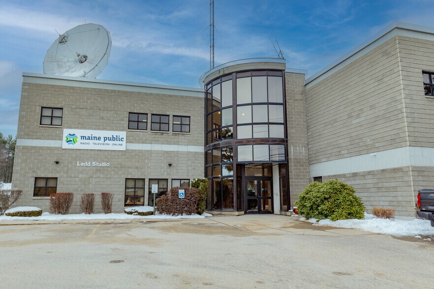 1450 Lisbon St, Lewiston, ME à vendre - Photo principale – Image 1 sur 11