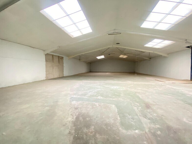 Industriel/Logistique dans Madrid, Madrid à louer - Photo de l’immeuble – Image 2 sur 7