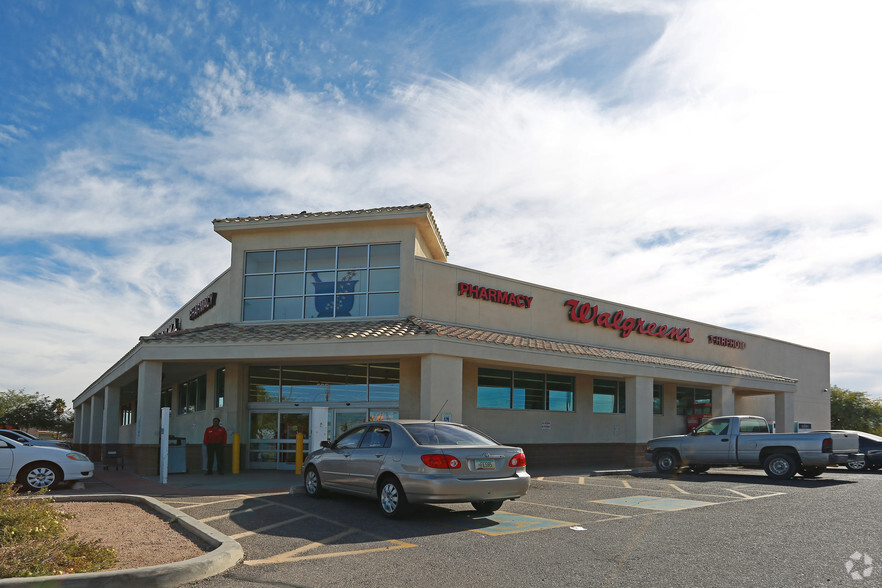 525 W Valencia Rd, Tucson, AZ à louer - Photo principale – Image 1 sur 4
