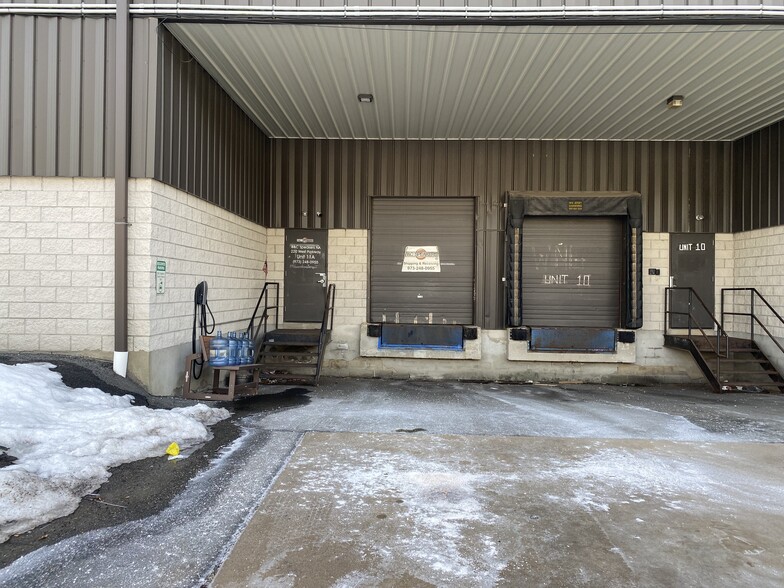 220 West Parkway, Pompton Plains, NJ à louer - Photo de l’immeuble – Image 1 sur 6