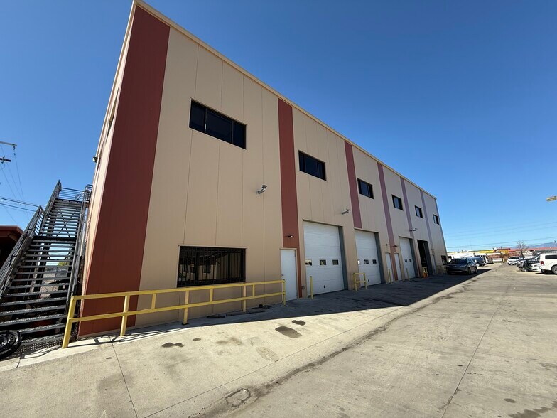 5690 Logan St, Denver, CO à louer - Photo de l’immeuble – Image 3 sur 16