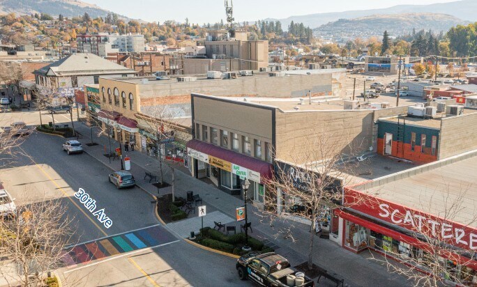 3312-3316 30 Av, Vernon, BC à vendre - Aérien – Image 3 sur 3