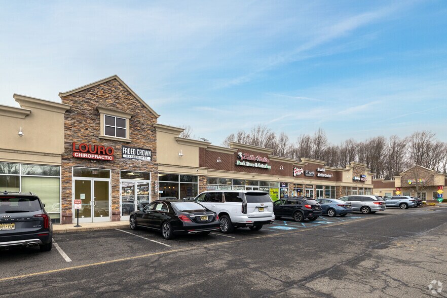 180 N County Line Rd, Jackson Township, NJ à louer - Photo de l’immeuble – Image 3 sur 4