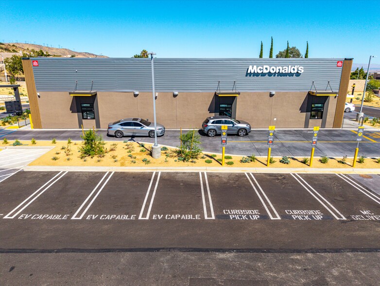 3854 Rancho Vista Blvd, Palmdale, CA à vendre - Photo de l’immeuble – Image 3 sur 8