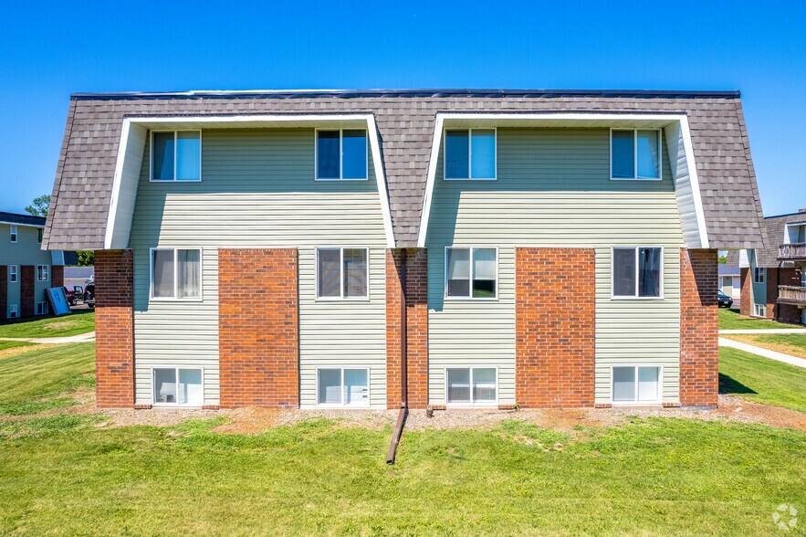 847 Gateway Ave, Clinton, IA à vendre - Photo de l’immeuble – Image 2 sur 11
