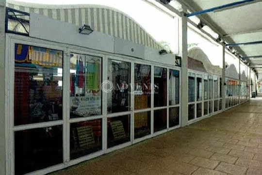 Local commercial dans Royan à vendre - Photo de l’immeuble – Image 3 sur 6