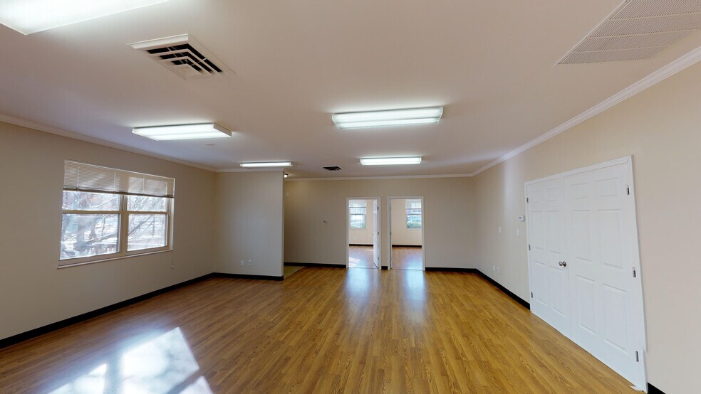 8976 Columbia Rd, Loveland, OH à louer - Photo de l’immeuble – Image 3 sur 4
