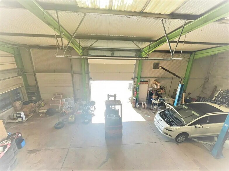 Industriel/Logistique dans Thise à vendre - Photo de l’immeuble – Image 1 sur 3