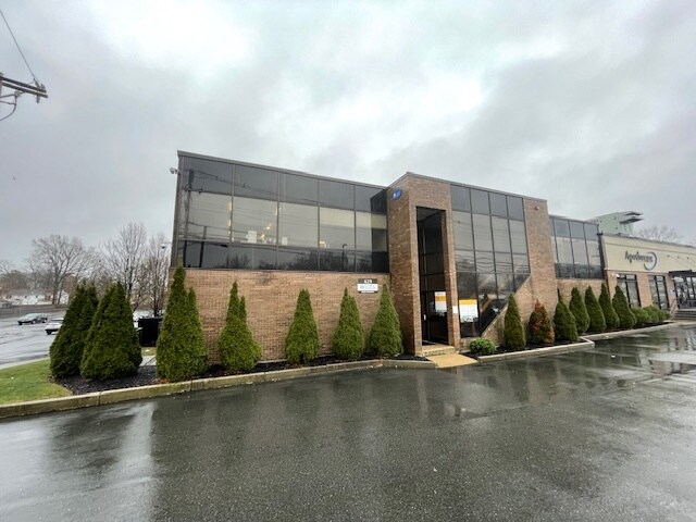 623 Centre St, Brockton, MA à louer - Photo de l’immeuble – Image 1 sur 25