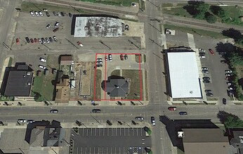 327 E 3rd St, Uhrichsville, OH - VUE AÉRIENNE  vue de carte