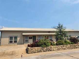 Plus de détails pour 223 S Taylor St, Pryor, OK - Bureau à vendre