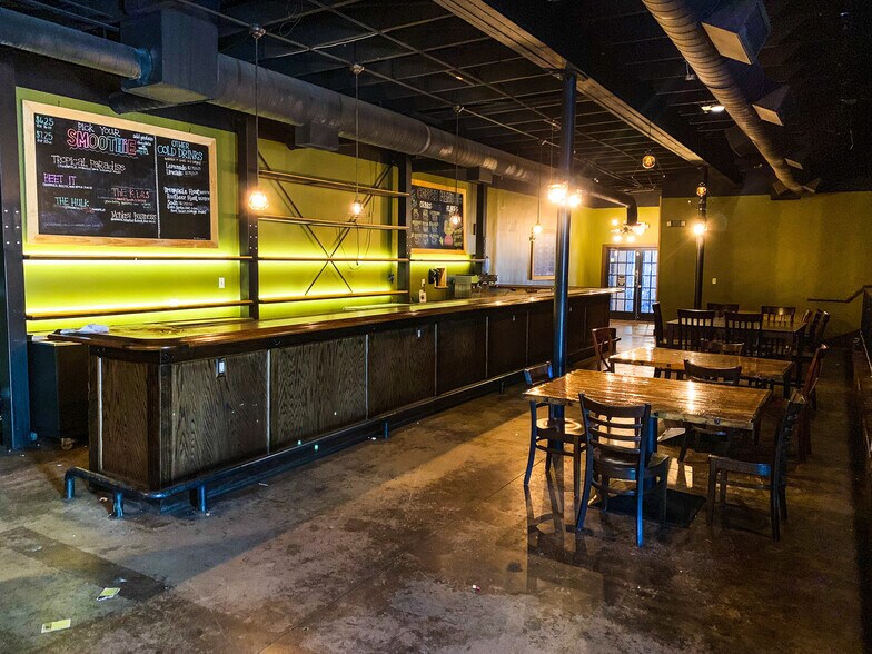 222 W Hickory St, Denton, TX à vendre - Photo intérieure – Image 2 sur 2