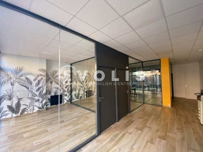 Plus de détails pour Bureau à vendre