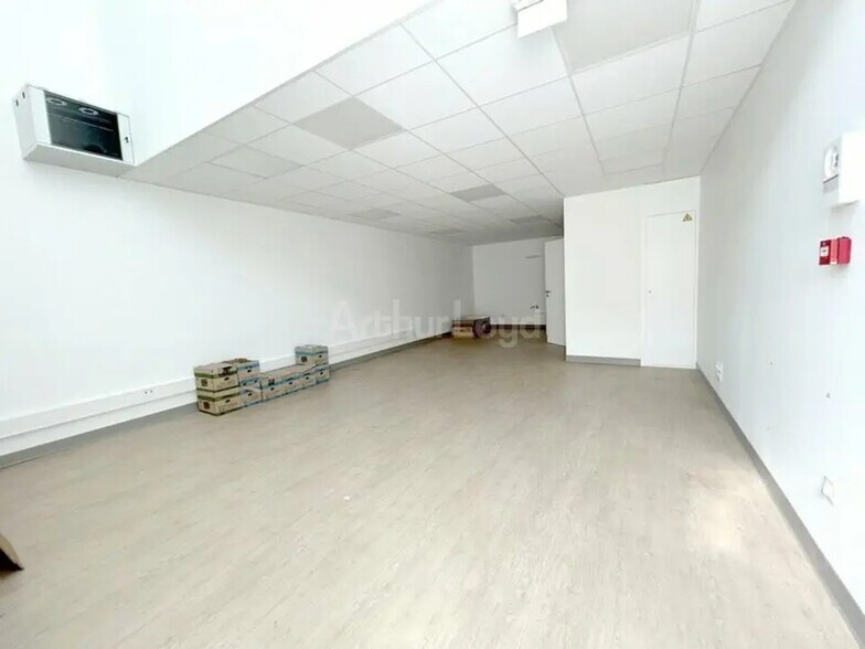 Bureau dans Lesménils à louer - Photo de l’immeuble – Image 2 sur 5