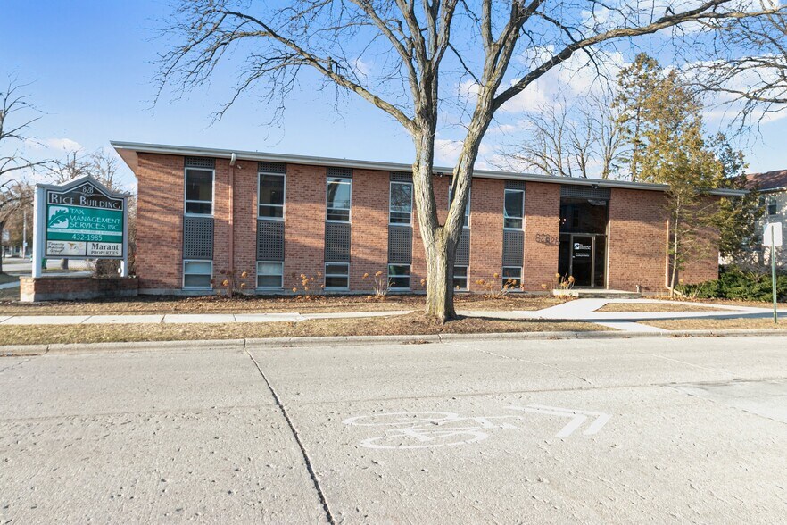 828 Cherry St, Green Bay, WI à vendre - Photo de l’immeuble – Image 2 sur 54