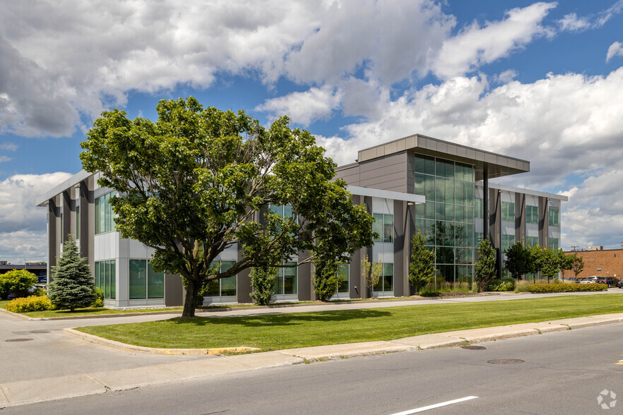 1675 Hwy Trans-Canada, Dorval, QC à louer - Photo de l’immeuble – Image 2 sur 4