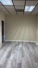 8221 3rd St, Downey, CA à louer Photo intérieure– Image 2 sur 8