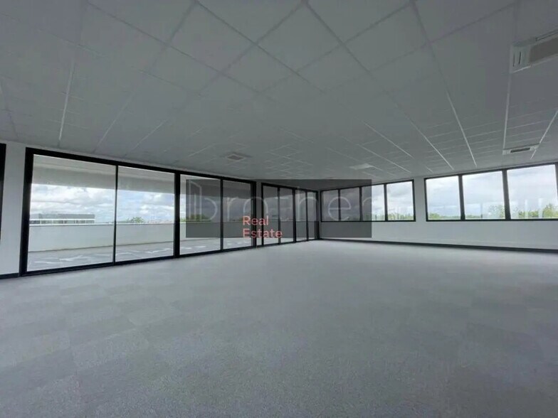 Bureau dans Mérignac à louer - Photo de l’immeuble – Image 3 sur 9