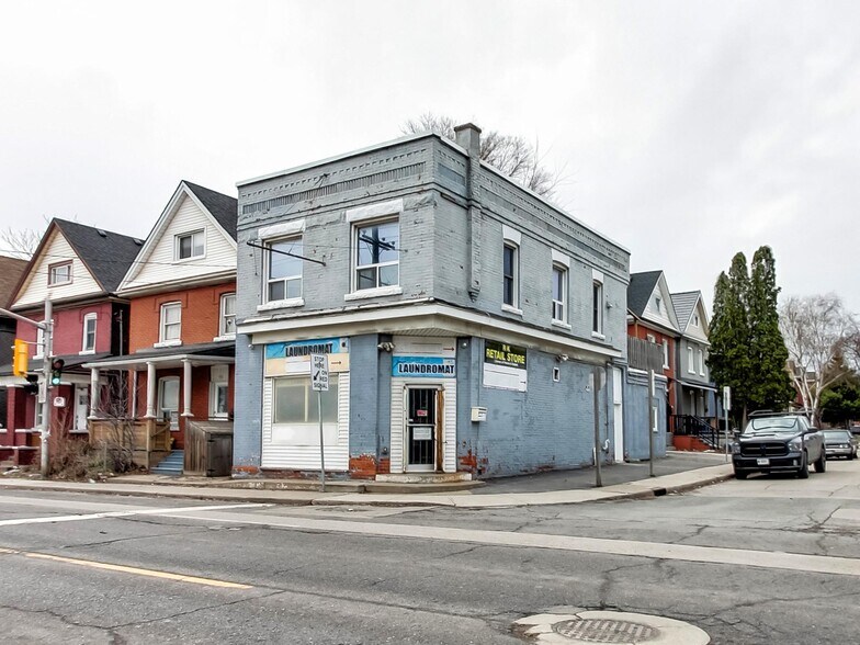 443 Wentworth St N, Hamilton, ON à vendre - Photo principale – Image 1 sur 44