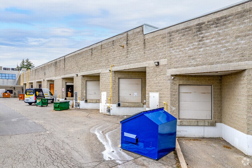 50 W Wilmot St, Richmond Hill, ON à louer - Photo de l’immeuble – Image 3 sur 28