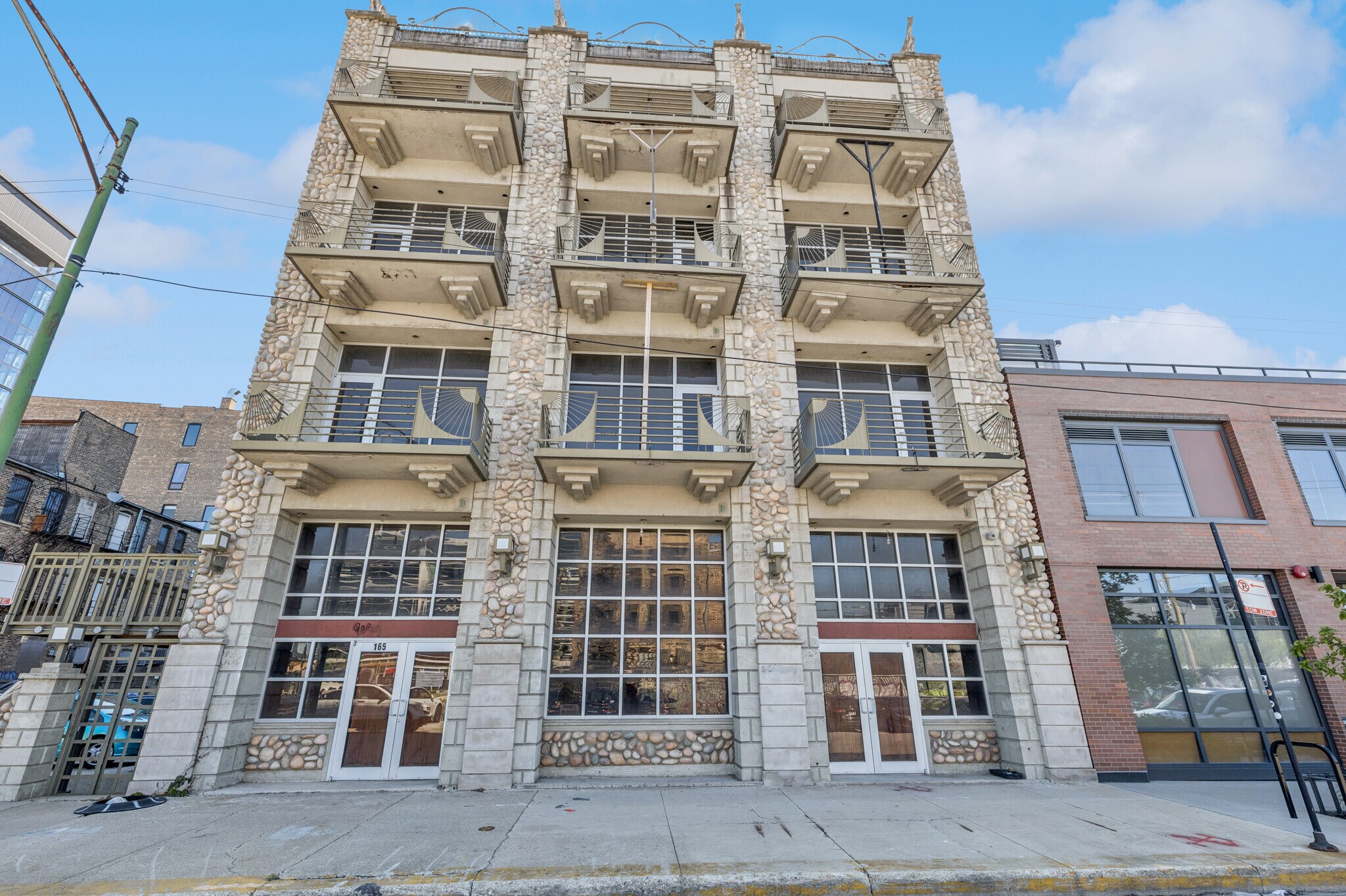 West Loop Redevelopment portefeuille de 2 biens à vendre sur LoopNet.fr Photo de l’immeuble– Image 1 sur 11