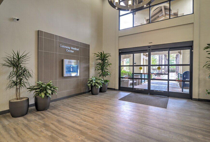 15721-15725 Pomerado Rd, Poway, CA à louer - Photo intérieure – Image 3 sur 9