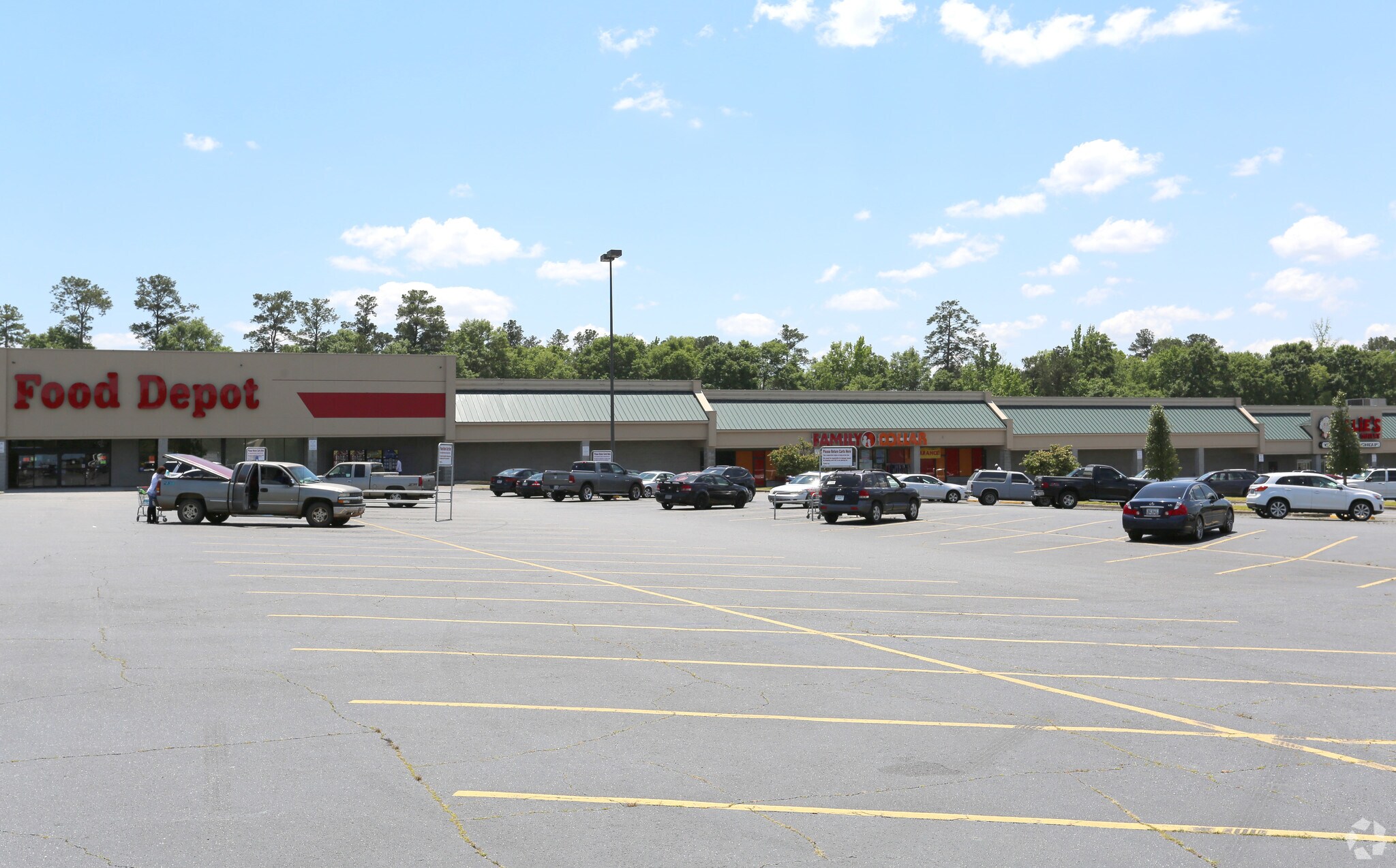 5600 Milgen Rd, Columbus, GA à louer Photo principale– Image 1 sur 39