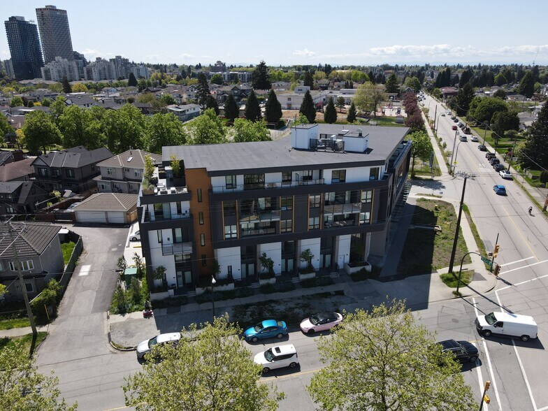 4506 Rupert St, Vancouver, BC à louer - Photo de l’immeuble – Image 3 sur 5
