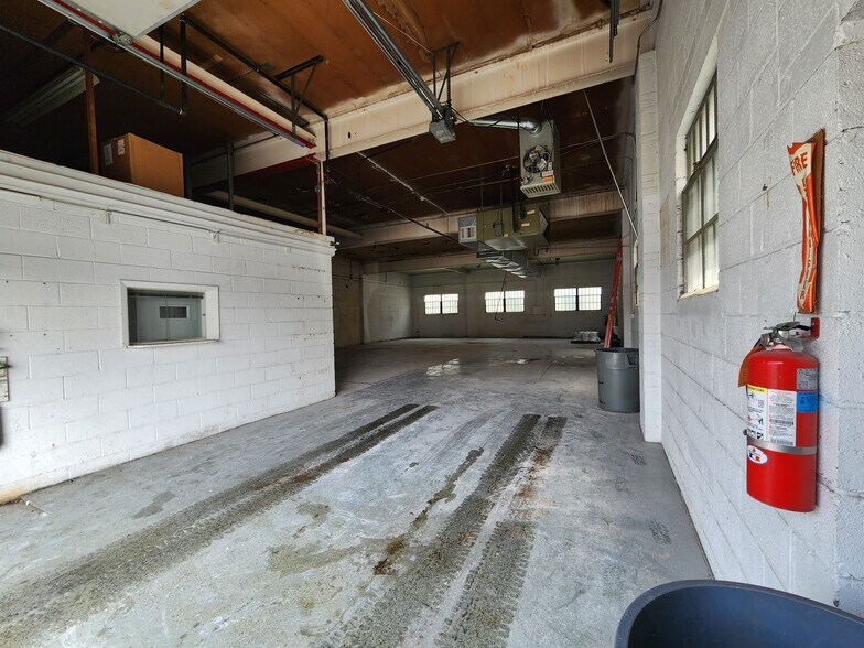 240 West St, South Hackensack, NJ à louer - Photo intérieure – Image 3 sur 5