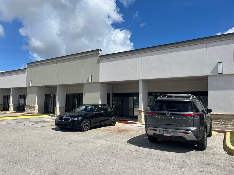 805-865 NW 119 St, Miami, FL à louer - Photo de l’immeuble – Image 3 sur 7